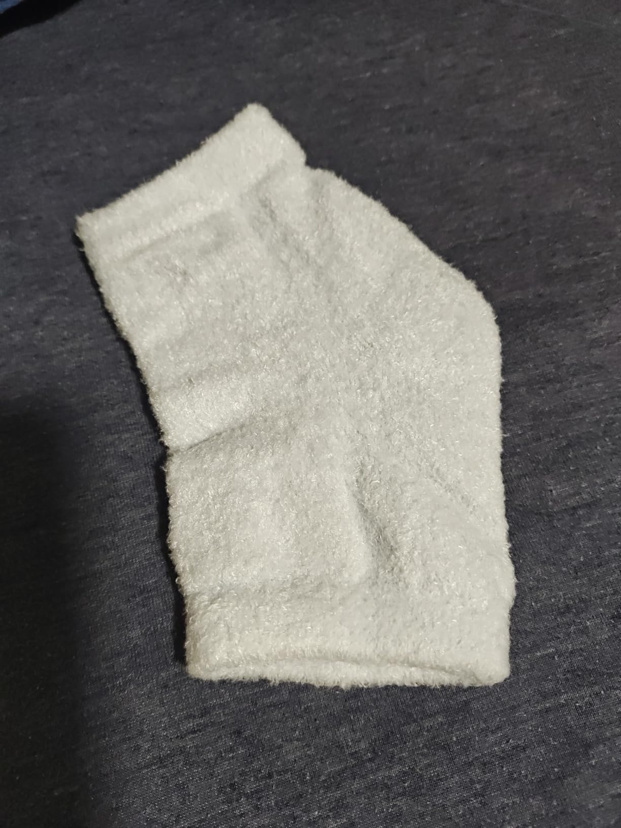ZenToes Moisturizing Socks for Cracked Heel Treatment, Vitamin E, Olive Oil and Jojoba Oil Infused Heel Socks, Spa , (Fuzzy Pink, Regular)
