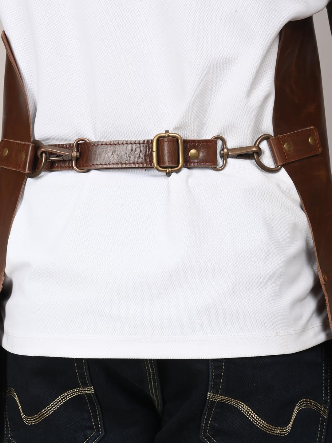 RABADA Leather Apron with Tool Pocket, Heavy Duty Apron, Woodworkers Apron, Mechanics Apron, Blacksmiths Apron, Carpenter Apron, Heat and flame resistance aprons, Adjustable M to 4XL Apron.