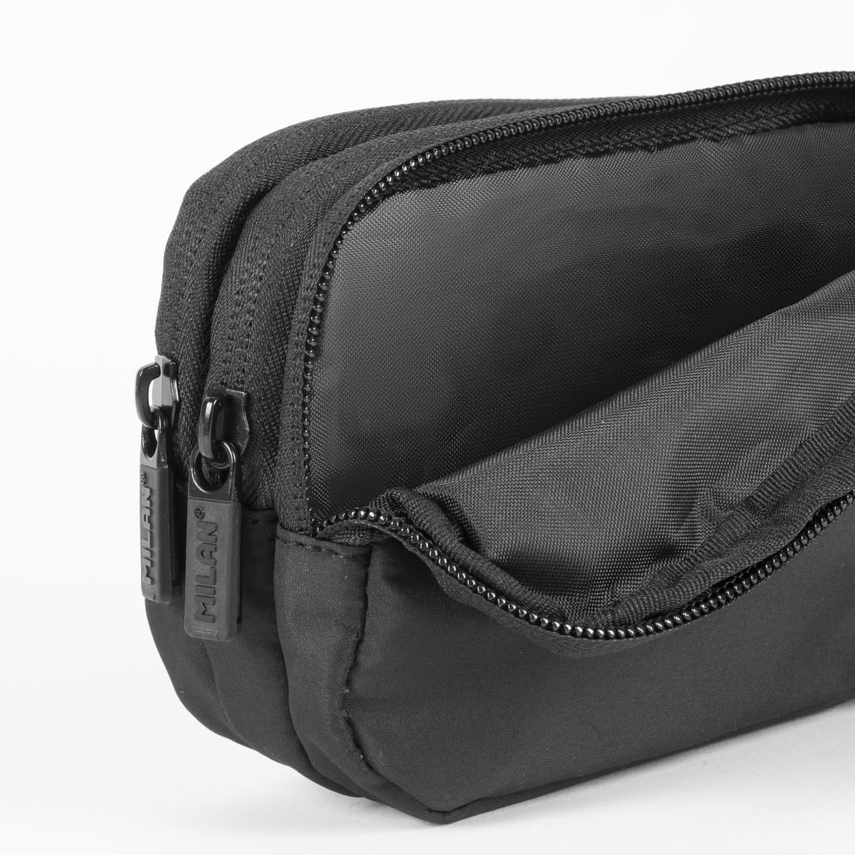 MILAN® Piórnik z 3 zamkami błyskawicznymi z serii Shadow, czarny