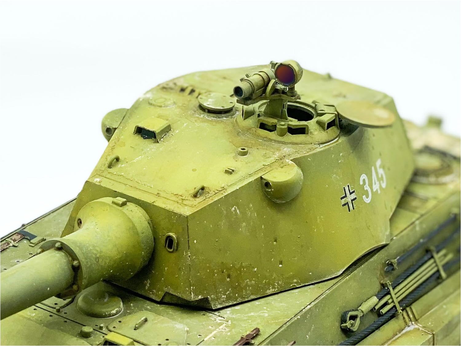 Modelcollect - Modellbau Panzer German E-50 Ausf.g mit 10,5 cm L/68 Nachtsichtgerat |modelcollect | 35030| 1:35 Modellbau Panzer Promo