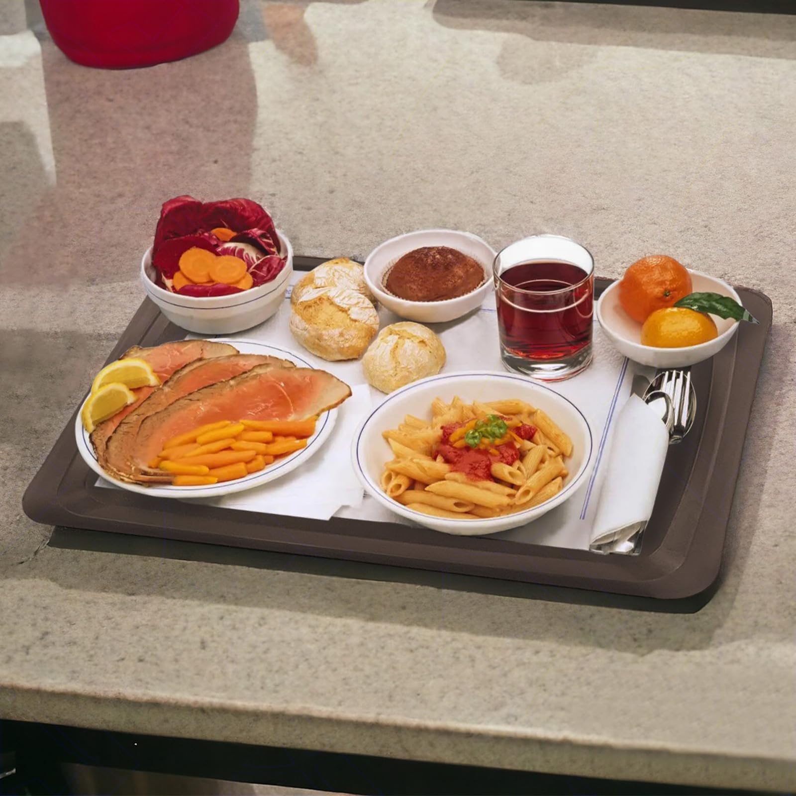 Sicignano | Bandeja Euronorm para comedores, de polipropileno alimentario marrón, 53 x 37 cm, 660 g, apilable, fabricada en Italia, capacidad para 2 platos, 2 vasos, 1 plato pequeño