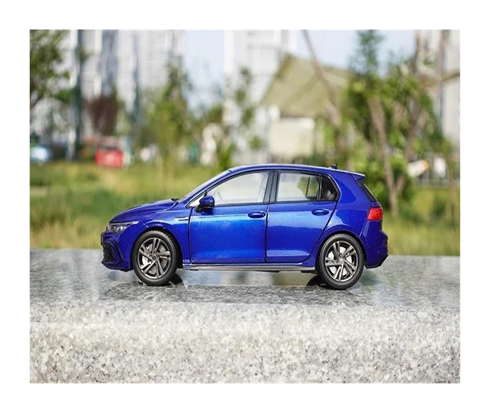 Amazon.co.jp: ダイキャストカー 1 18 フォルクスワーゲンゴルフ R