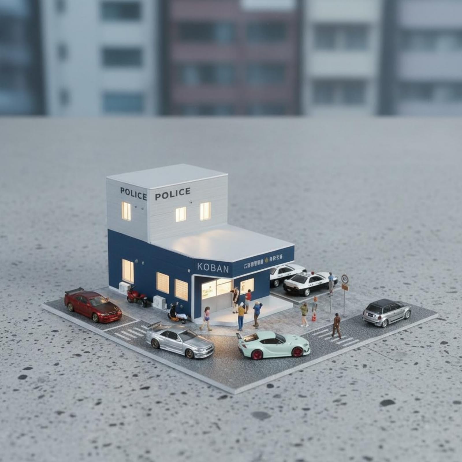 Miniatura Stazione di Polizia 1 64 Diorama Edificio Modello Stradale Base Pavimentata Segnaletica in PVC E Adatta per Esposizione su Collezione