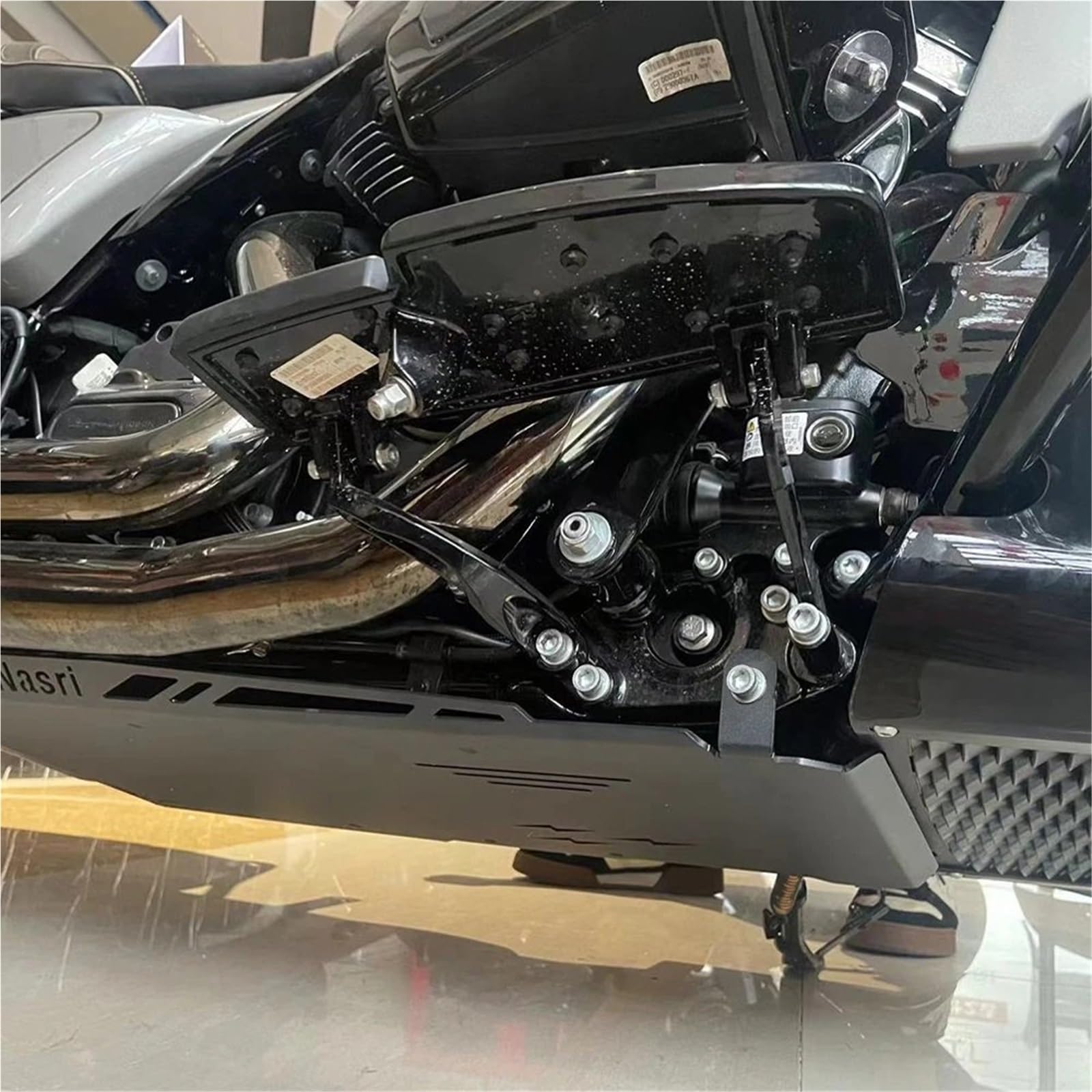 Per Street Glide FLHX Strada FLTRX 2024 Accessori Piastra paramotore Base motore inferiore Telaio copertura motore Base del Motore