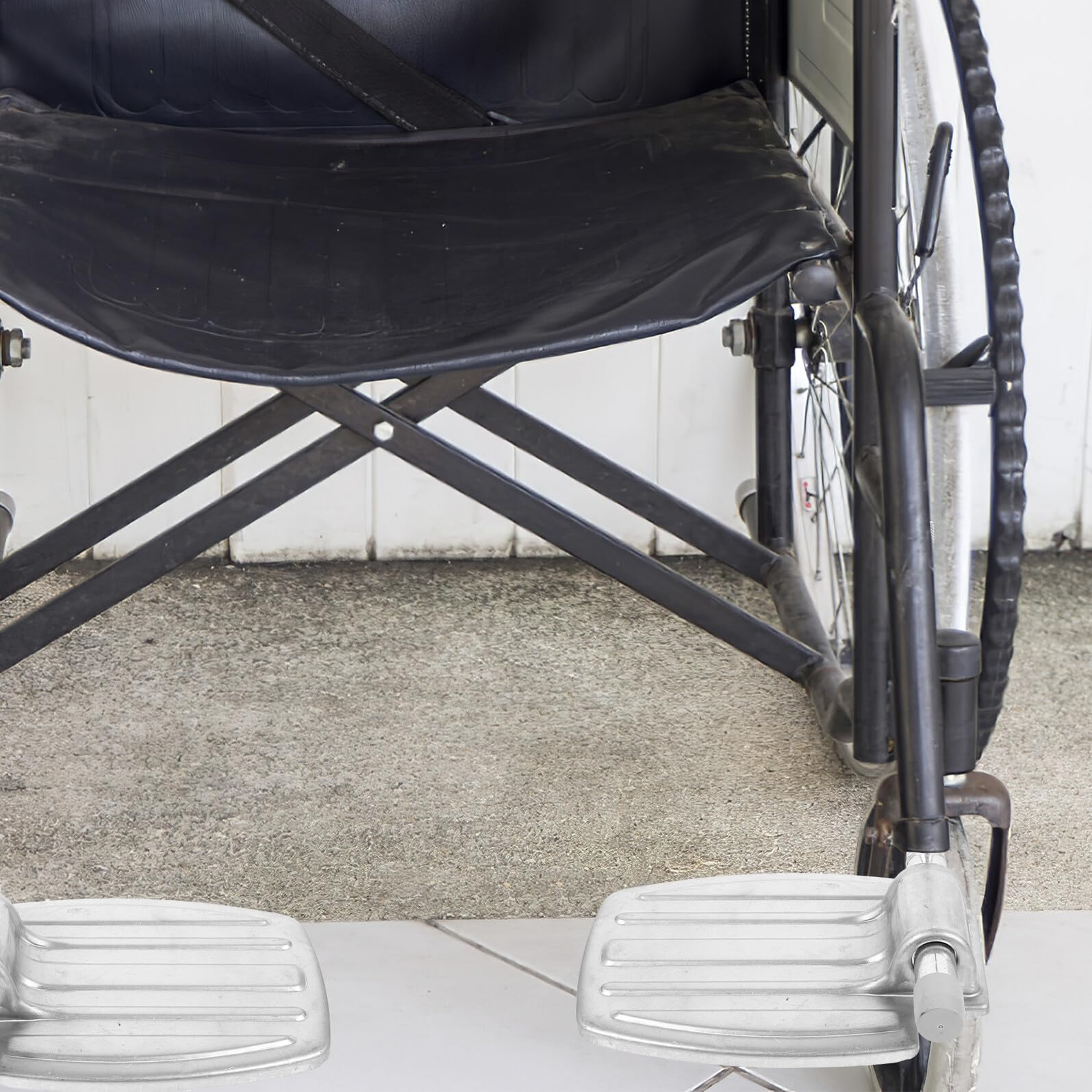 Reposapiés para Silla de Ruedas Repuesto Pedal Resistente y Fácil de Instalar Accesorio Funcional para Usuarios y Cuidadores Compatible con Varias Marcas