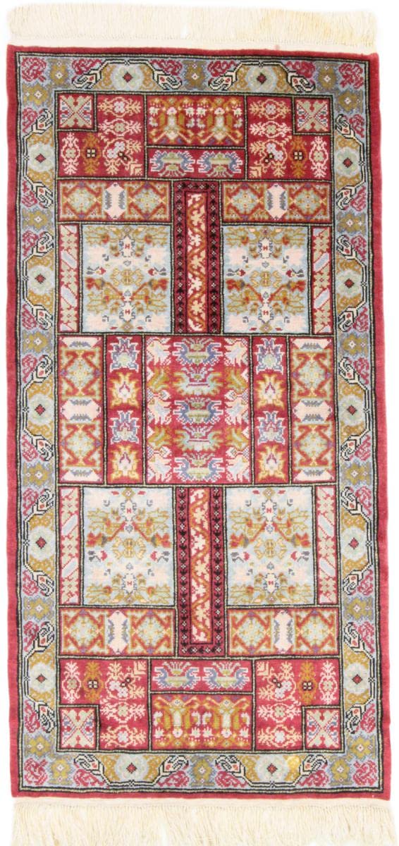 Tapis oriental en soie Hereke beige pour salon cosy chic 105x54