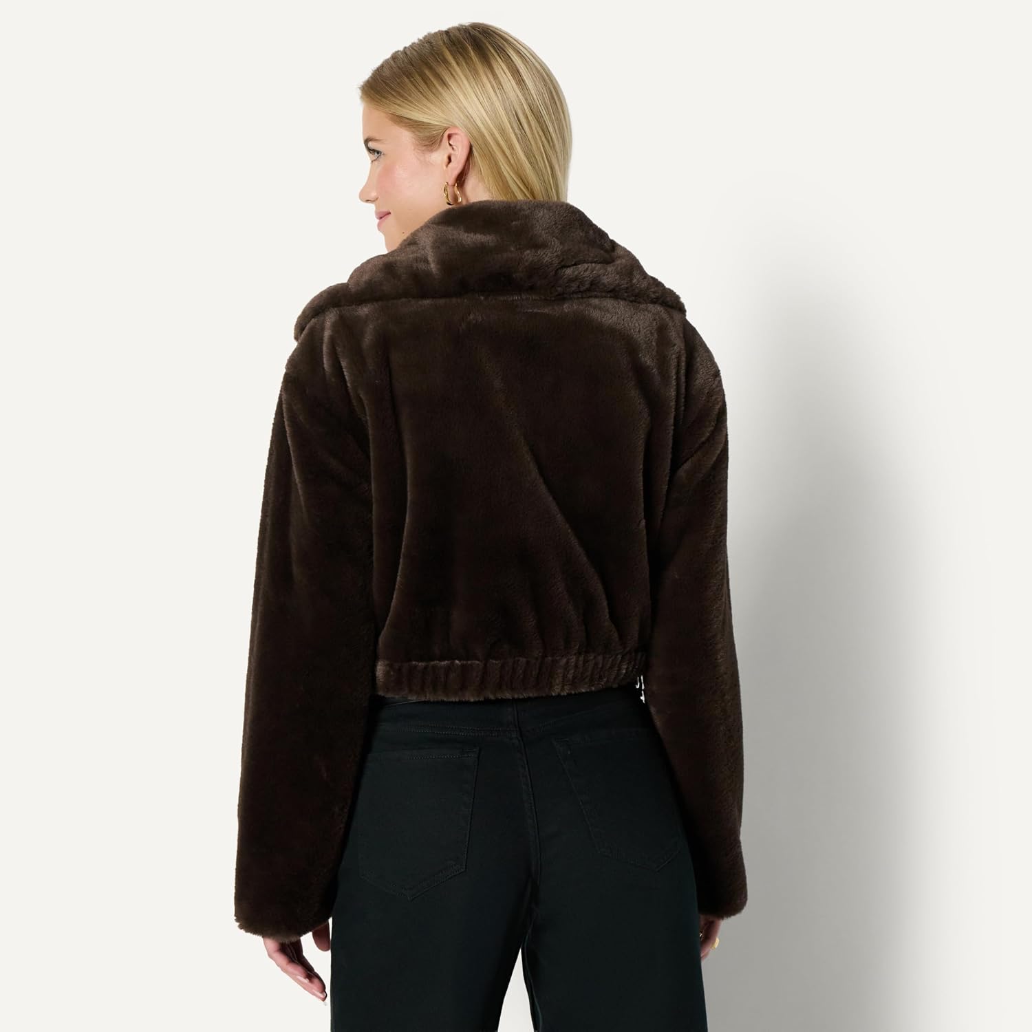 Amazon Essentials Women's Oversized-Fit Cropped Faux Fur Jacket with Collar