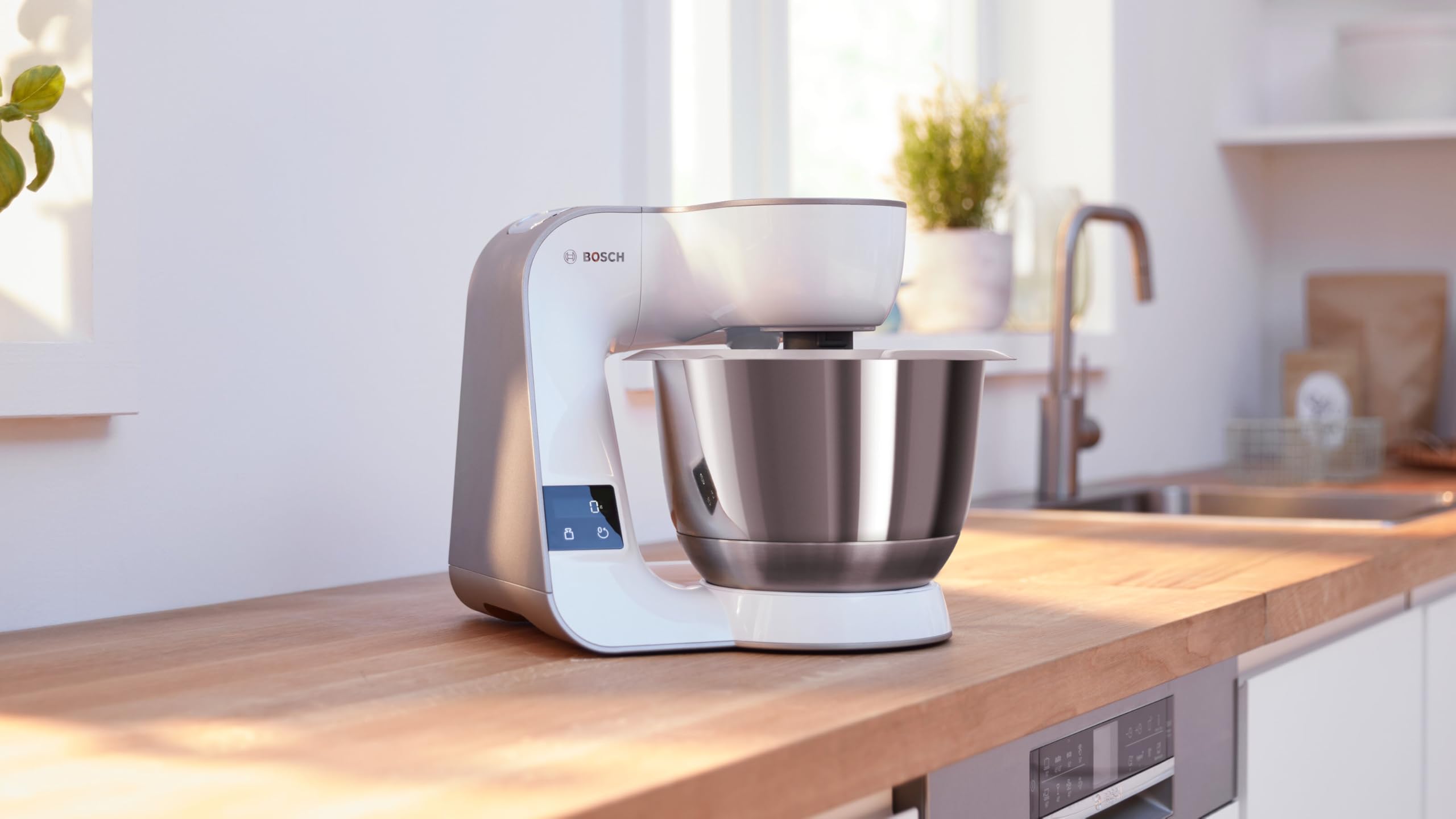 Bosch Serie 4 Planetaria MUM5XW20, 1000W, Ciotola in Acciaio Inox da 3,9 L, 7 Livelli di Velocità, Timer Integrato, Fruste, Gancio, Frullatore e Dischi Vari Inclusi, Lavabili in Lavastoviglie, Bianco