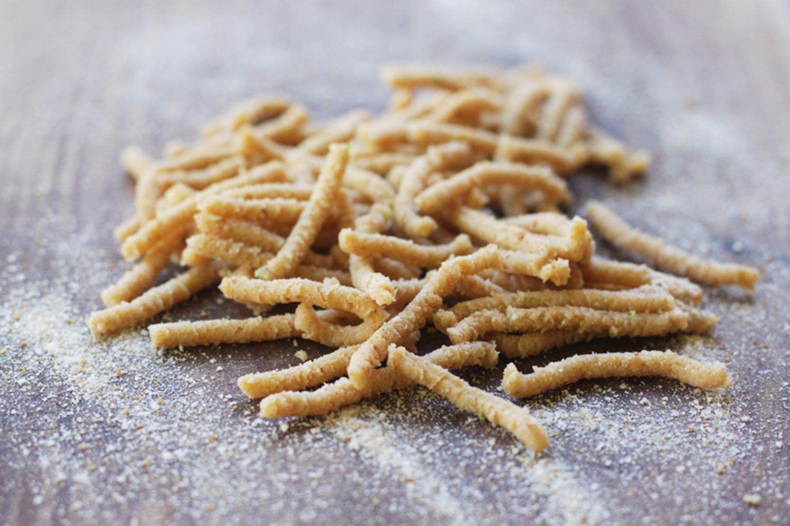 Press for Fresh Pasta Passatelli with 6 Plastic Dies for Passatelli Bucatini, Bigoli, Homemade Fresh Pasta - Image 3