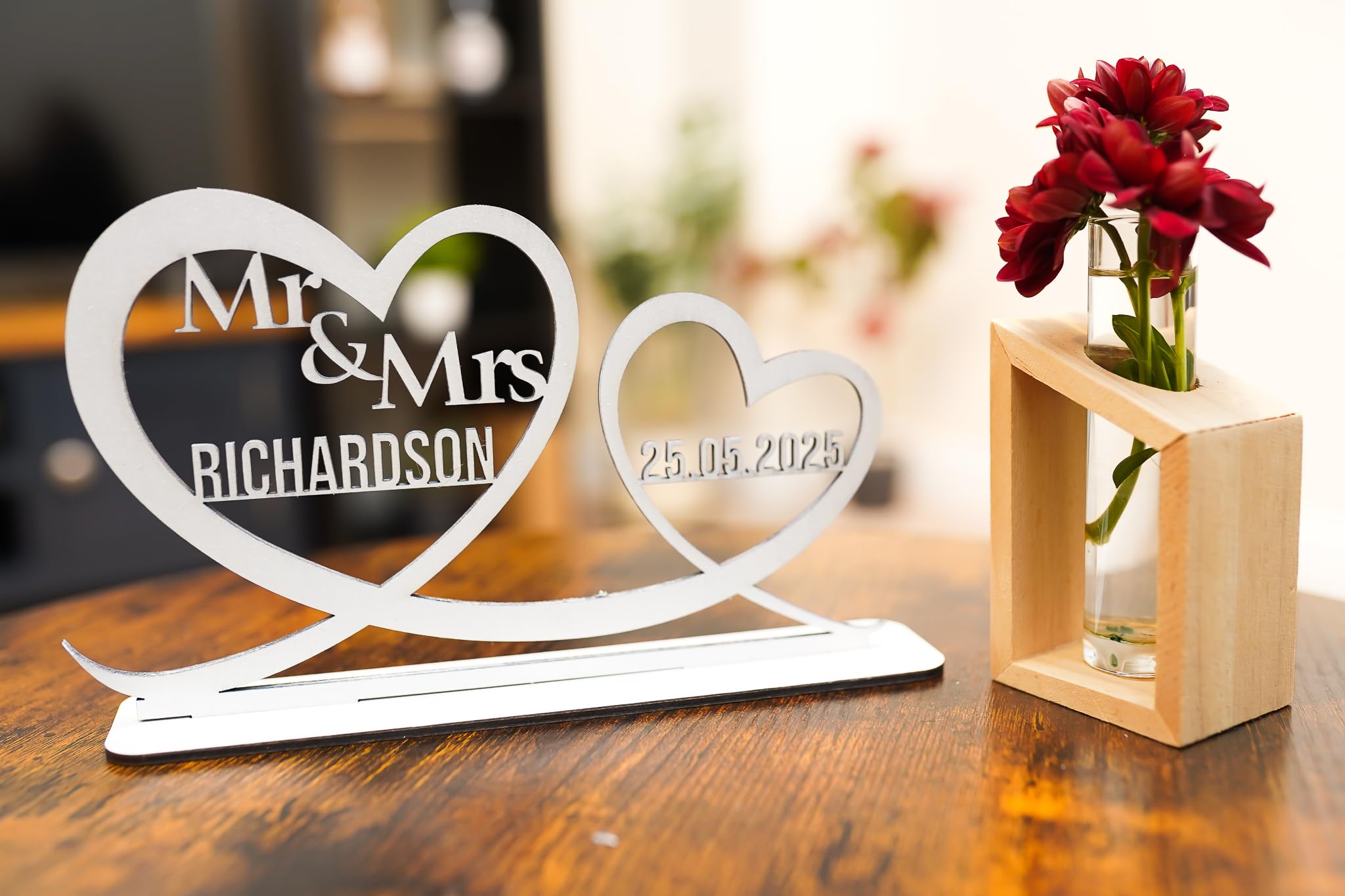 Personalised Mr & Mrs Wedding Plaque - Custom Surname and Date - Freestanding Heart Decoration - Keepsake Gift for Weddings, Anniversaries, or Table Decor