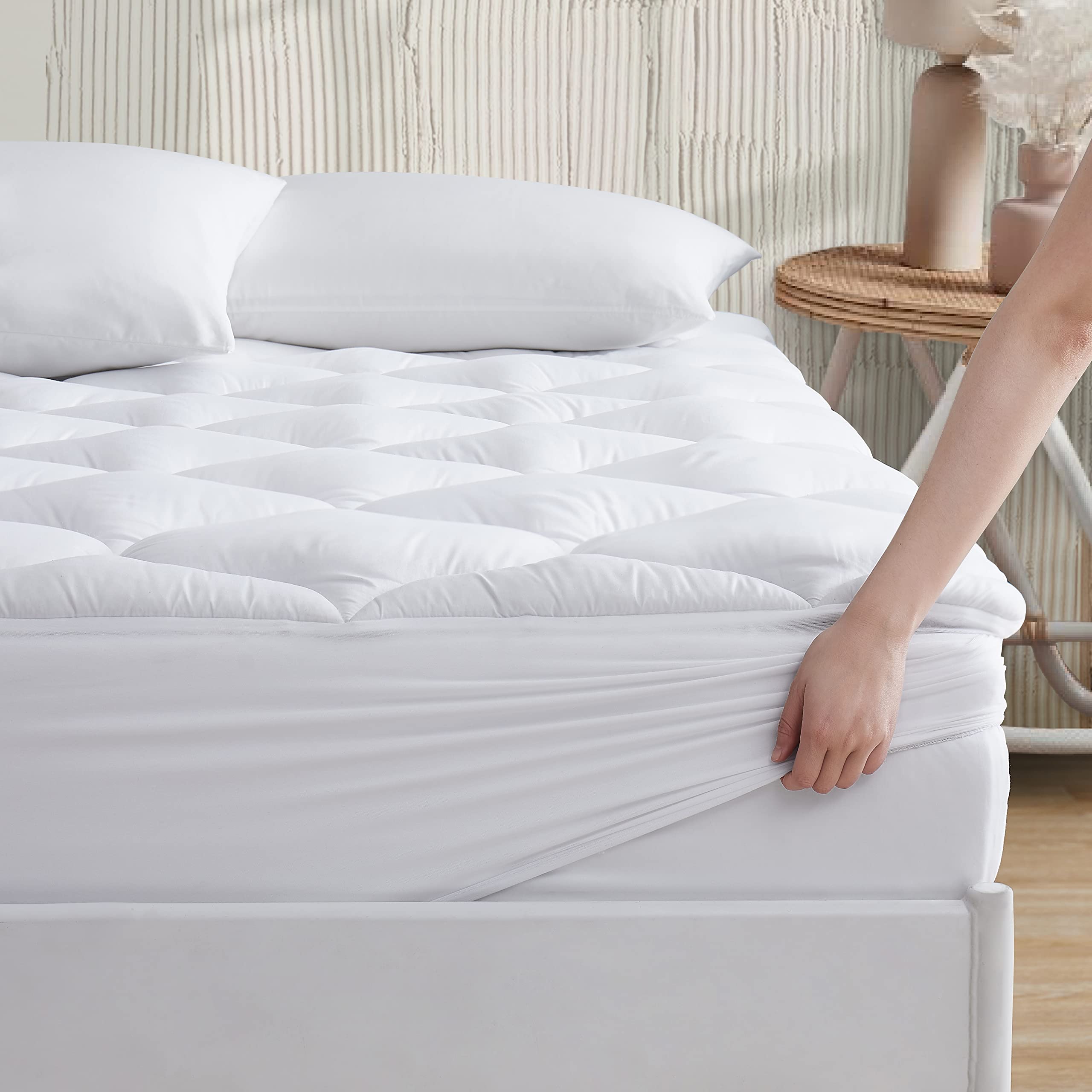 R.SHARE Surmatelas 200 x 200 cm, Mattress Topper Doux, Protège-Matelas Respirant, Enveloppement à 360 °C, Housse en Maille 3D, Certifié Oeko-Tex, Blanc