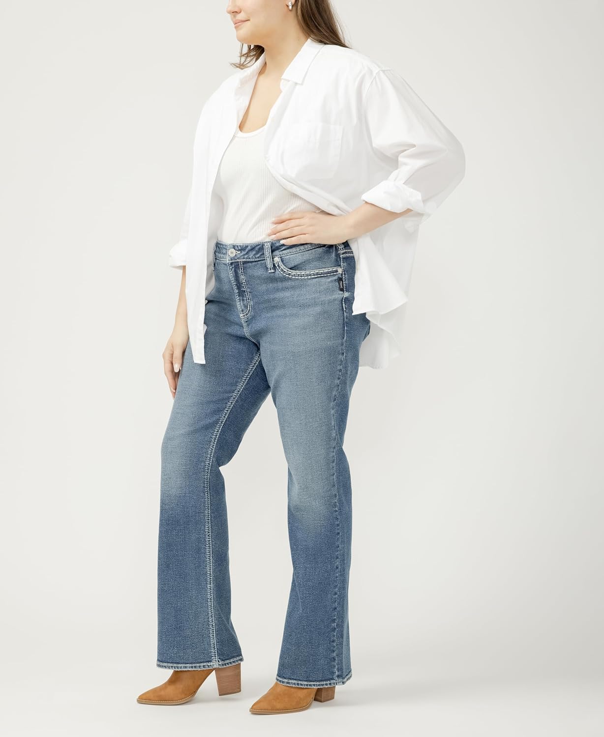 Silver Jeans Co. Women's Plus Size Suki Mid Rise Slim Bootcut Jeans, Medium Wash, 16W x 33L - Image 4