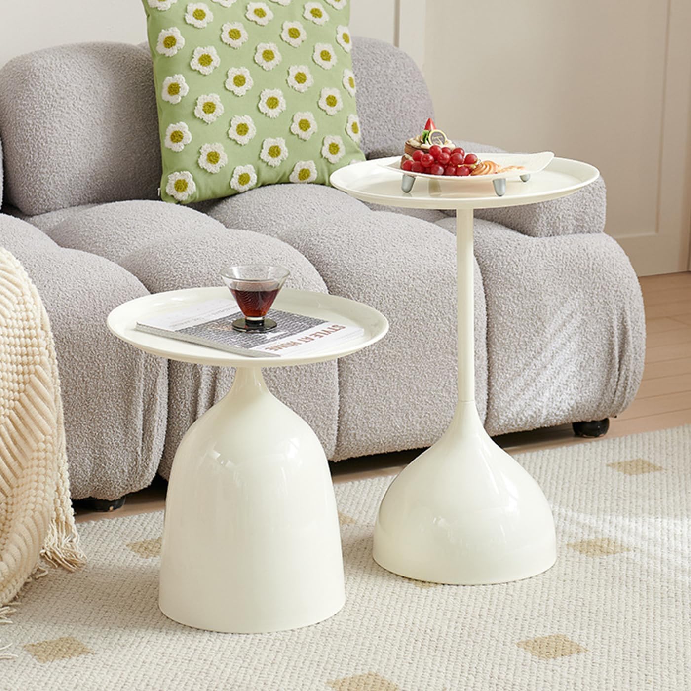 Gdrasuya10 Round Neating Tables Set of 2, White Side Table End Table Metal Nesting Table Small Pedestal Coffee Table Sofa Side and Bedside Nightstand Table for Bedroom Living Room (2 Pcs)