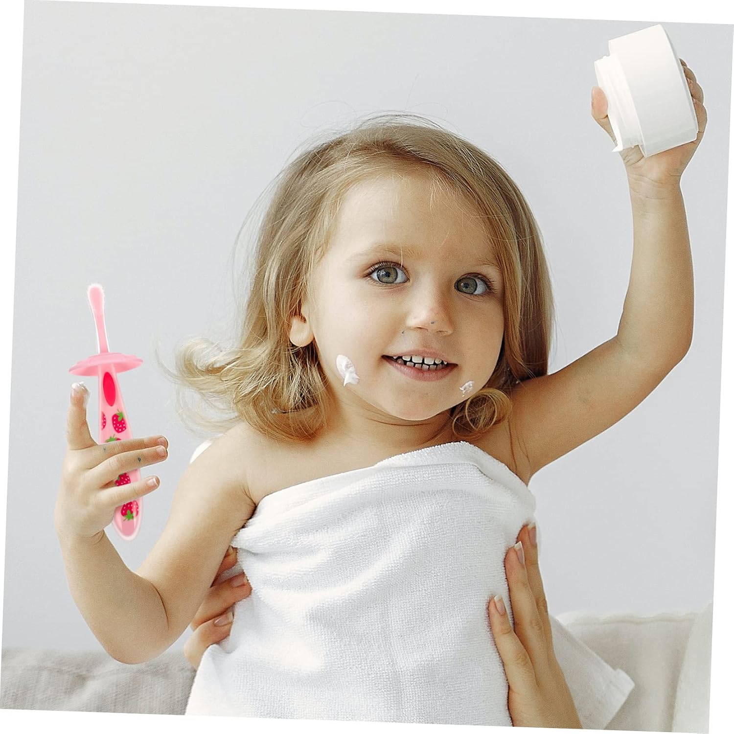 Ipetboom Portable Boy Girl Toothbrush Bristles Convenient Boy Girl Tooth Cleaner for Home and Travel Use Lovely Design for Comfortable to Hold Bright Colors to Encourage Brushing Safe and