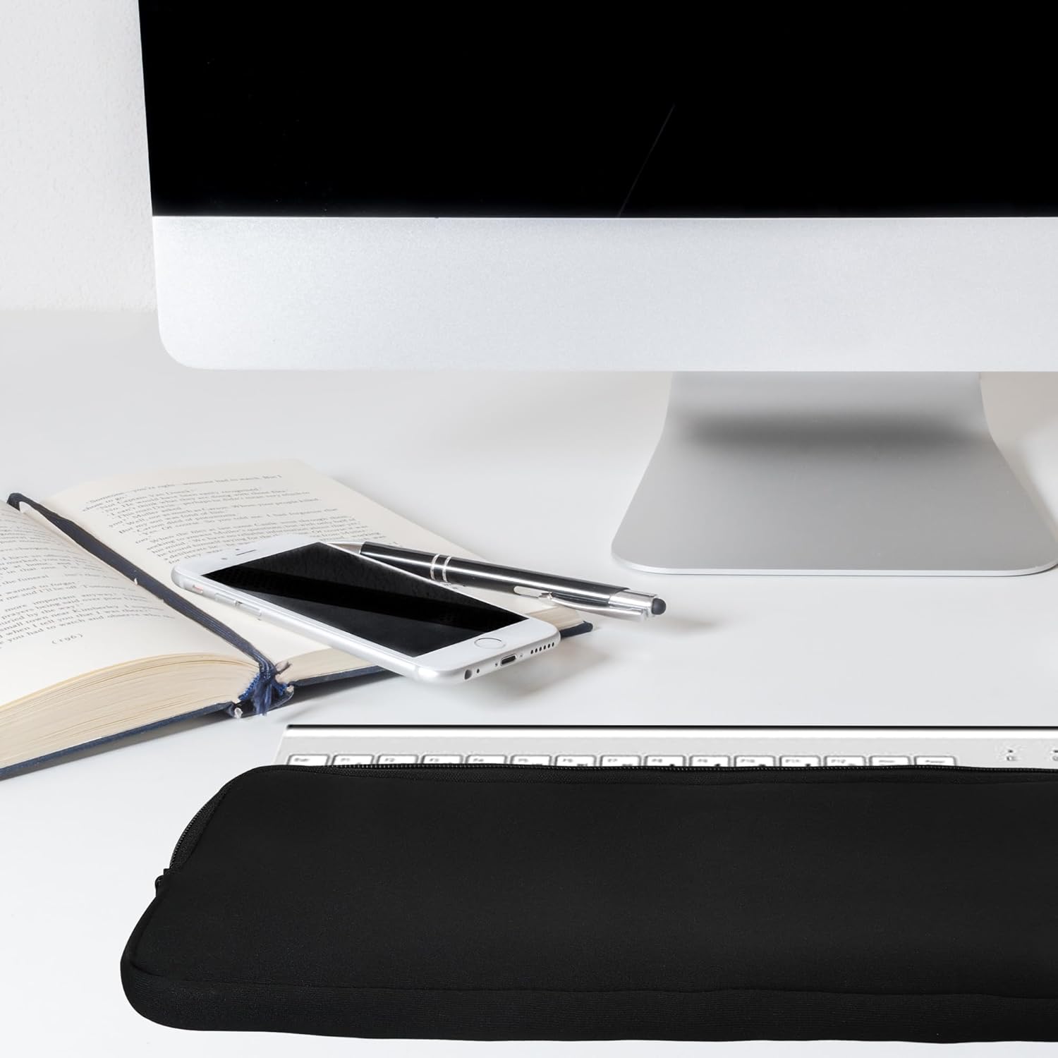 kwmobile Neoprene Case Compatible with iClever GK03 Wireless - Case for Keyboard Soft Travel Sleeve - Black