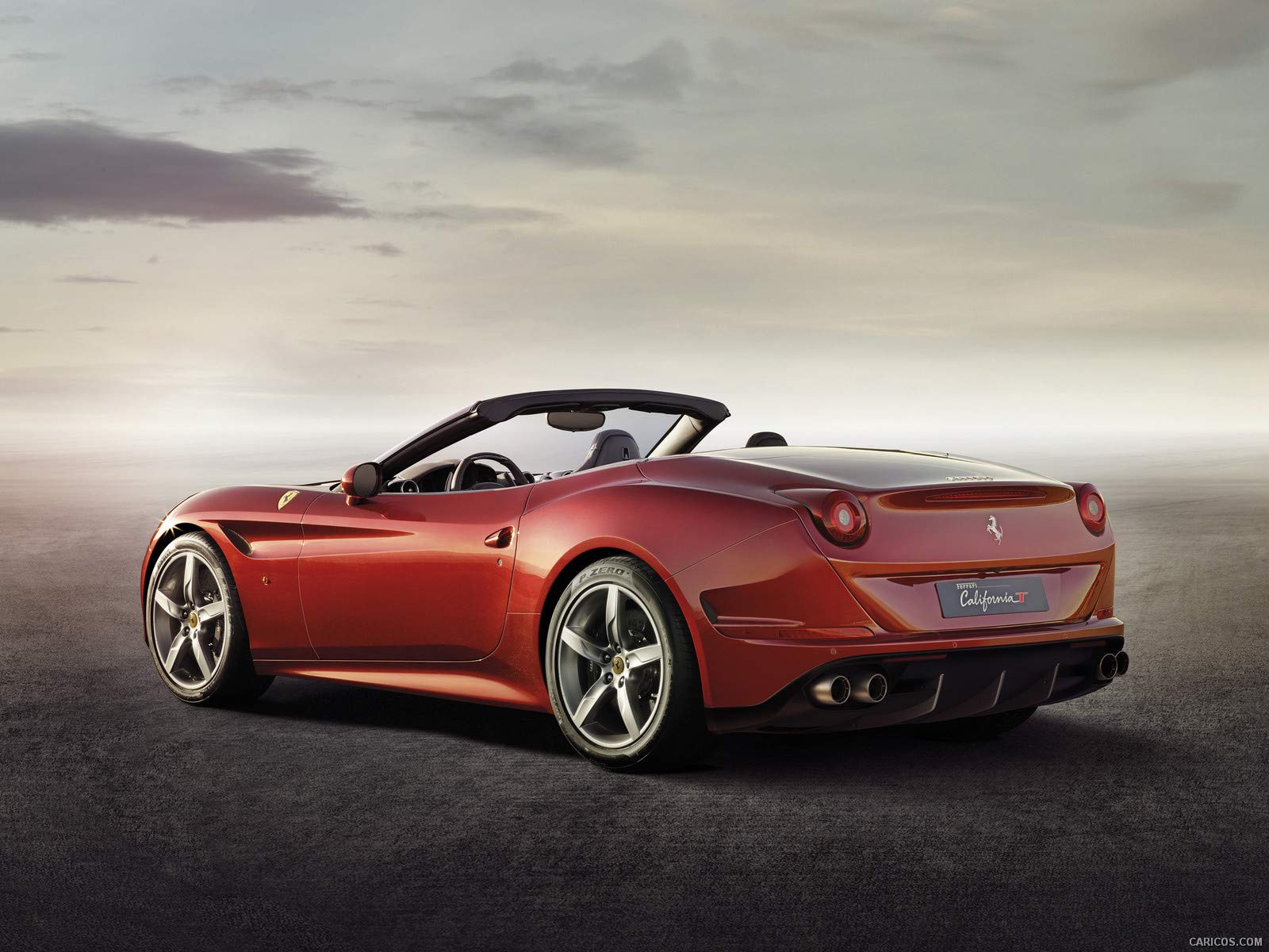 1:12 Ferrari California Uzaktan Kumandalı Işıklı Araba - Kırmızı