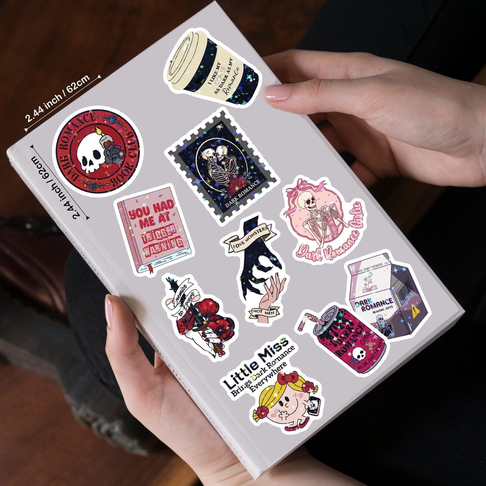 MiStar Confezione da 102 adesivi a libro romantici scuri per Kindle adulti, Booktok olografico per lettura piccante per Kindle, iPad, bottiglie d'acqua, accessori per gli amanti dei libri