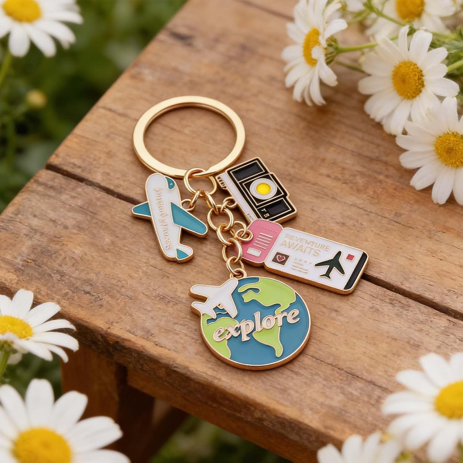 Travel Keychain Flight Attendant Keychain with Airplane Passport Style Tag Earth And Camera Charms Purse Handbag Travel Accessories Creative Gift for Women