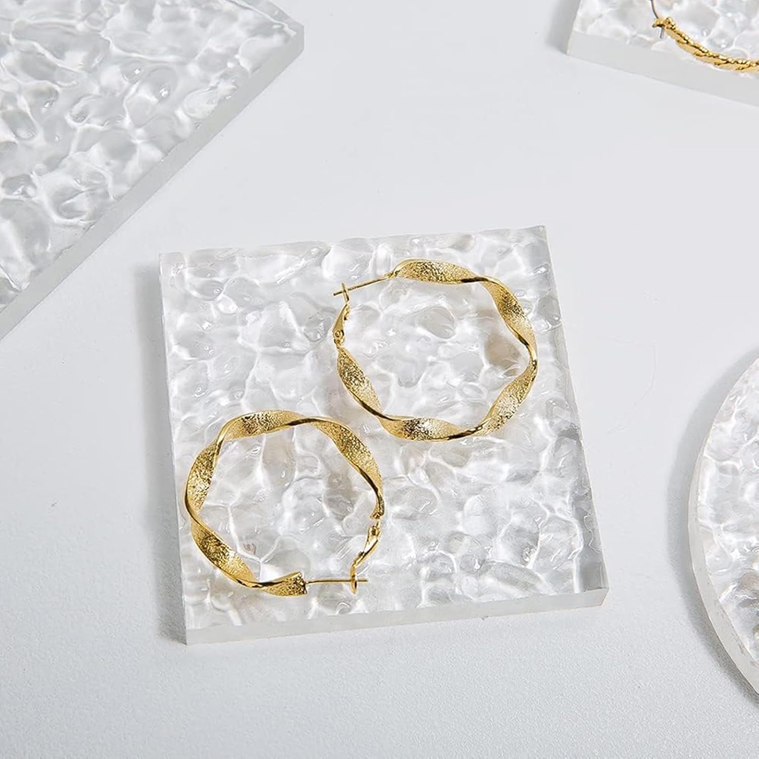 ウェーブアクリル板 | 台湾、中国の高品質なウォーターリップルアクリル板メーカー | 瑞昌亞克力企業股份有限公司 アクリルシート クリアプレート  アクリル波紋パネル ユニークな透明ボード 絵画ディスプレイ広告装飾 厚さ8mm,450x450mm