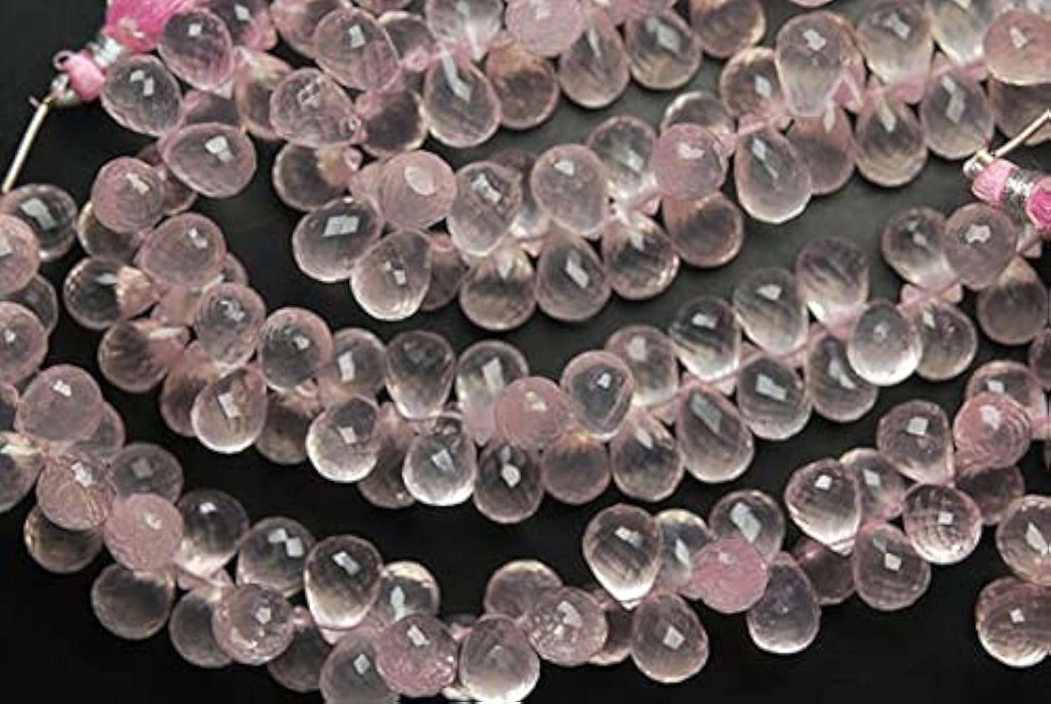 Quartz rose authentique taillé en briolettes haut de gamme pour joaillerie fine