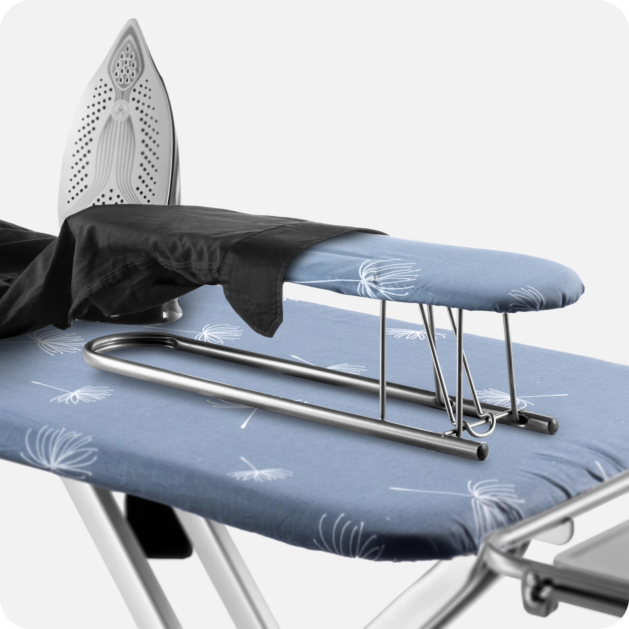 KADAX XXL Bügelbrett mit Ärmelbügelbrett 130x41cm & 53x13cm - Stabiler Dampfbügeltisch für Dampfbügelstation, breit, klappbar, höhenverstellbar, mit Bügeleisenablage & Steckdose