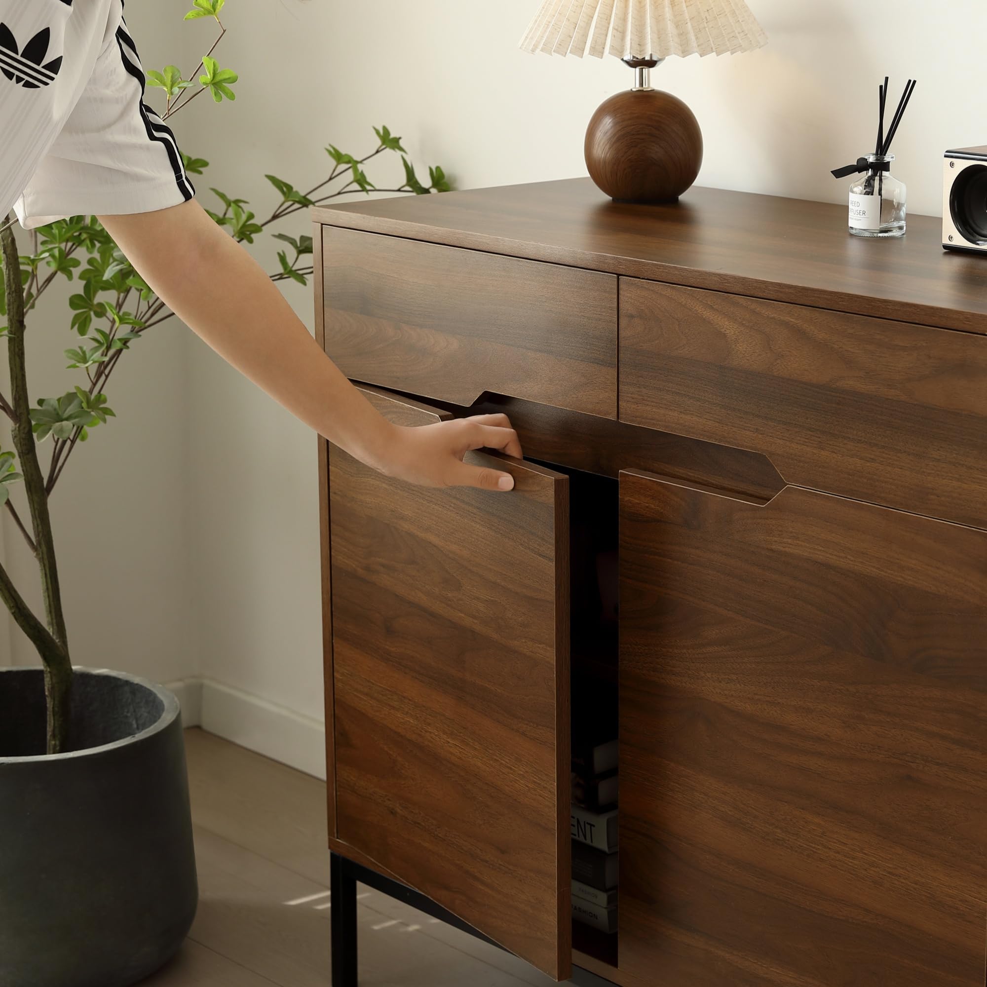 飾り棚　サイドボード　チェスト　ラック　ブラウン サイドボード スリム 飾り棚付きチェスト コンセント付きチェスト