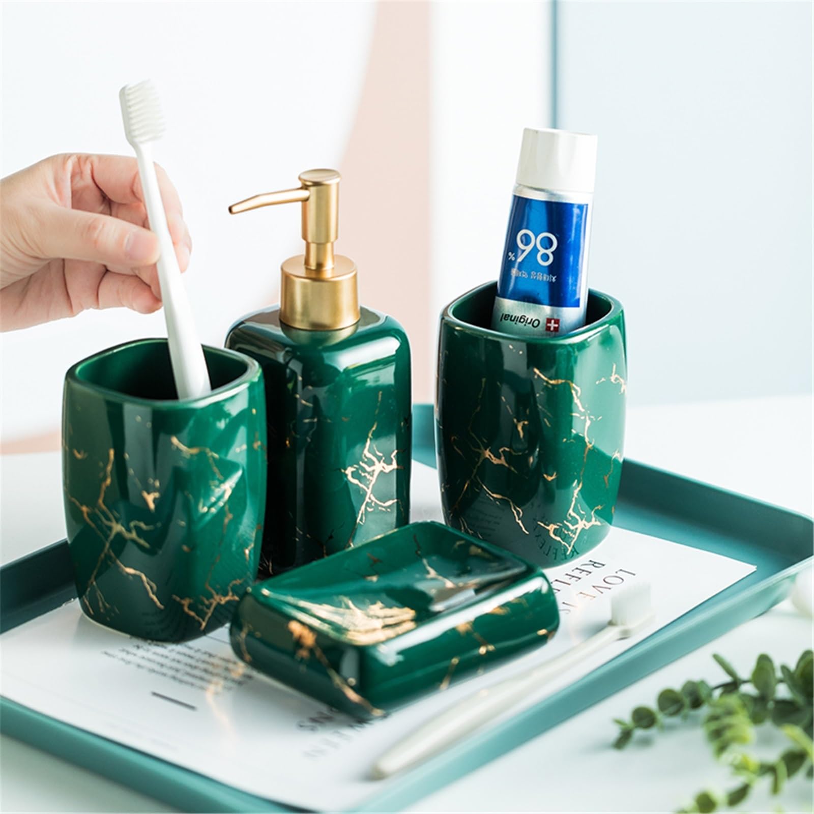 Distributore di Sapone Set di accessori for il bagno da 4 pezzi: dispenser for sapone liquido, bicchieri for collutorio e portasapone Dispenser Detersivo Piatti(Green)