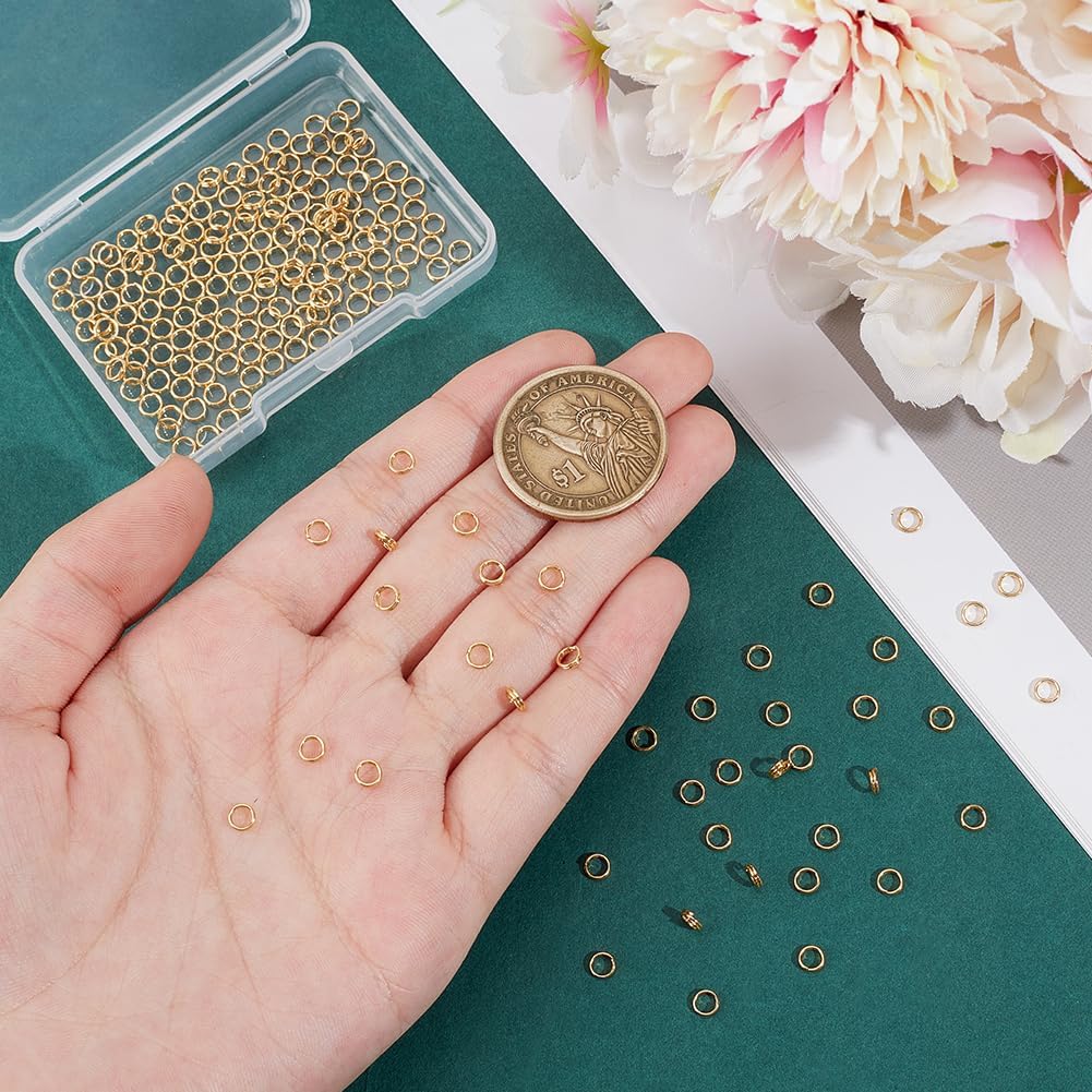 UNICRAFTALE 200Pcs 18K Real Gold Plated Double Loops Jump Rings 4mm Split Rings Metal O Ring Golden Connector Ring for Jewelry Crafting and Keychain Accessories Earring Bracelet Pendant Making