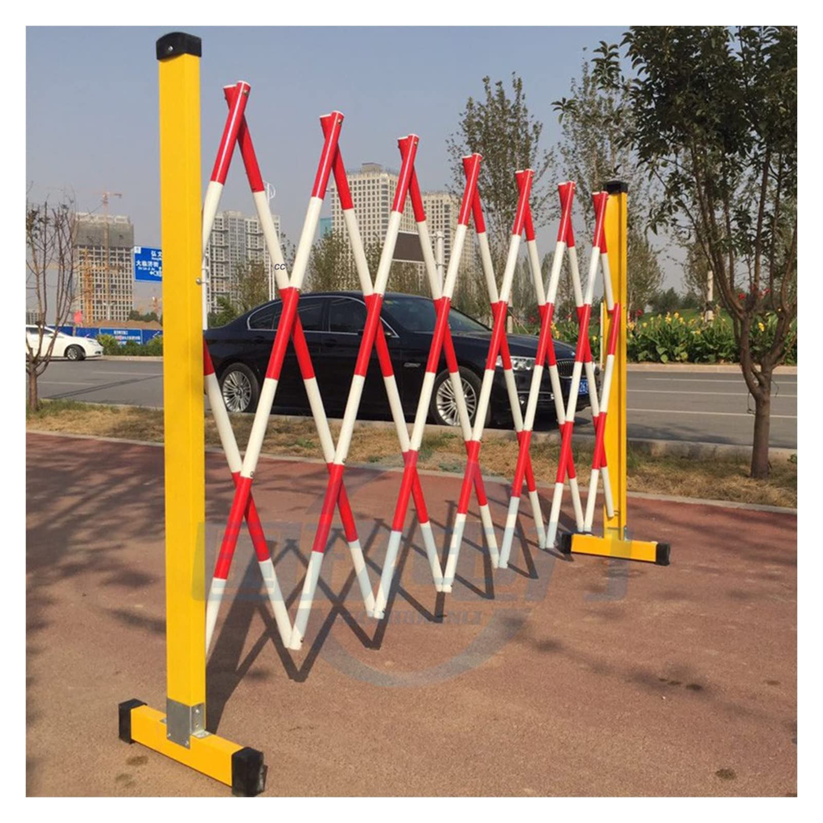 Barrière de sécurité mobile rétractable pour bloquer l'accès aux zones de danger
