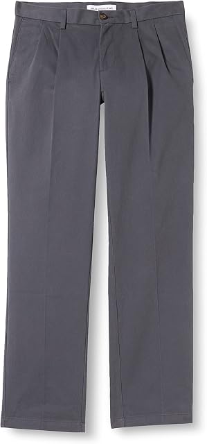Amazon Essentials Men's Classic-Fit Wrinkle-Resistant Pleated Chino Pant (Available in Big & Tall)