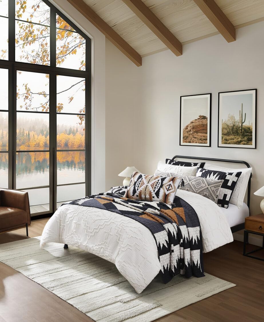 Pendleton Spider Rock Full/Queen Quilt Bedding Set - 3-Piece Western Patterned Lightweight Bedspread & Pillow Shams, Reversible, 100% Cotton, Black/White