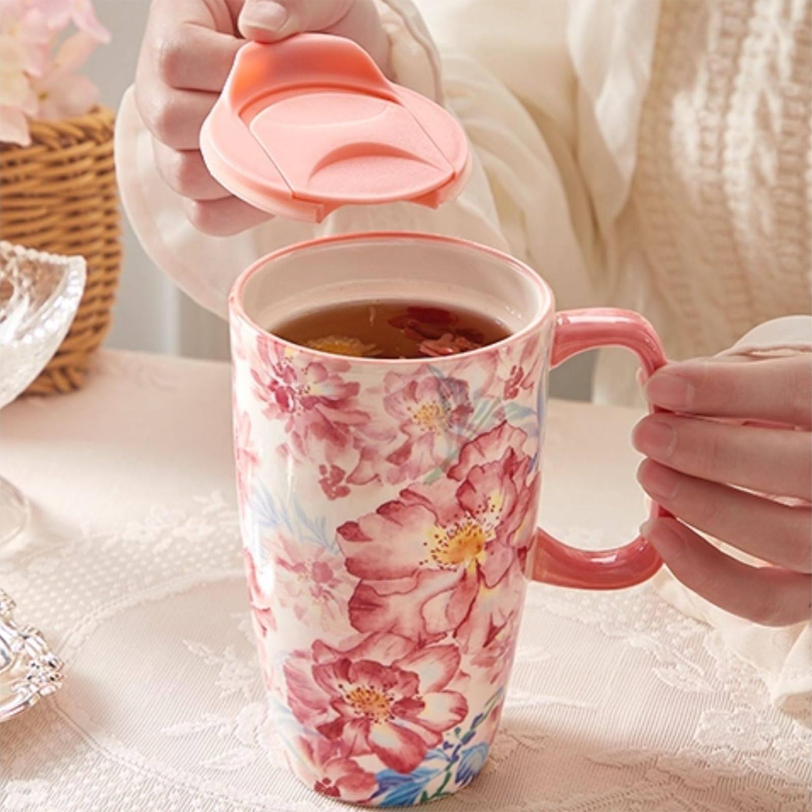 600ml / 20oz, Kaffeetasse mit Deckel, Partybecher, Stilvoll und Elegant, mit Hitzebeständigem Griff, Ideal für Zuhause, Büro und Den Alltag(White)