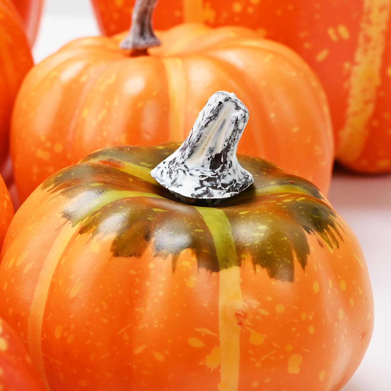 ADQUATOR 7 stuks kunstmatige pompoen, herfstdecoratie neppompoenen voor Thanksgiving Halloween Kerstmis Festival Decoraties (Groen en Oranje