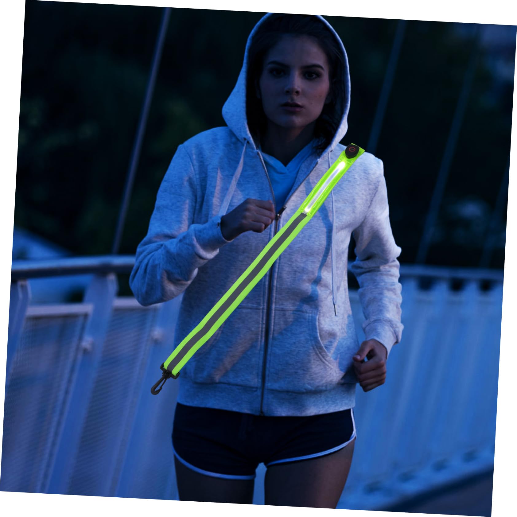 BESTonZON 2 Piezas Banda Reflectante Ajustable LED para Correr y Caminar Seguridad Nocturna Alta Visibilidad y Recargable para Actividades