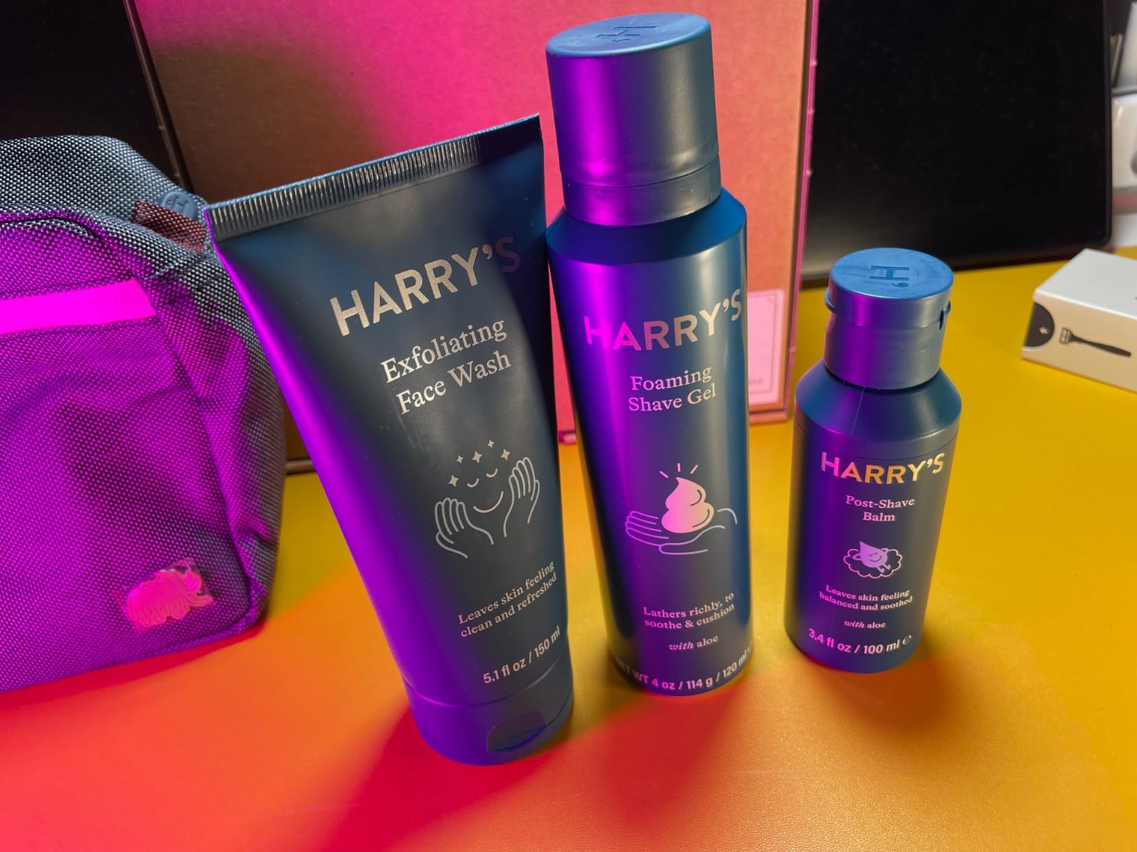 Harry's Essentials Gifting Bundle - Men's Razor + Shaving Gel + After ...