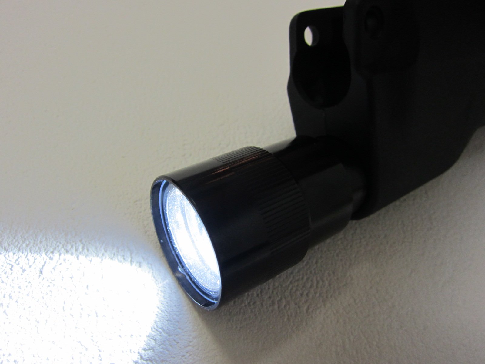Amazon | G&P MP5 Handguard with CREE LED Flashlight GPTAL002