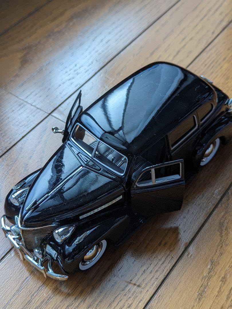 アメ車 1939 CHEVY クラシックカー ミニカー 1939 Chevrolet Coupe - Green 1:24 Scale Diecast Model by