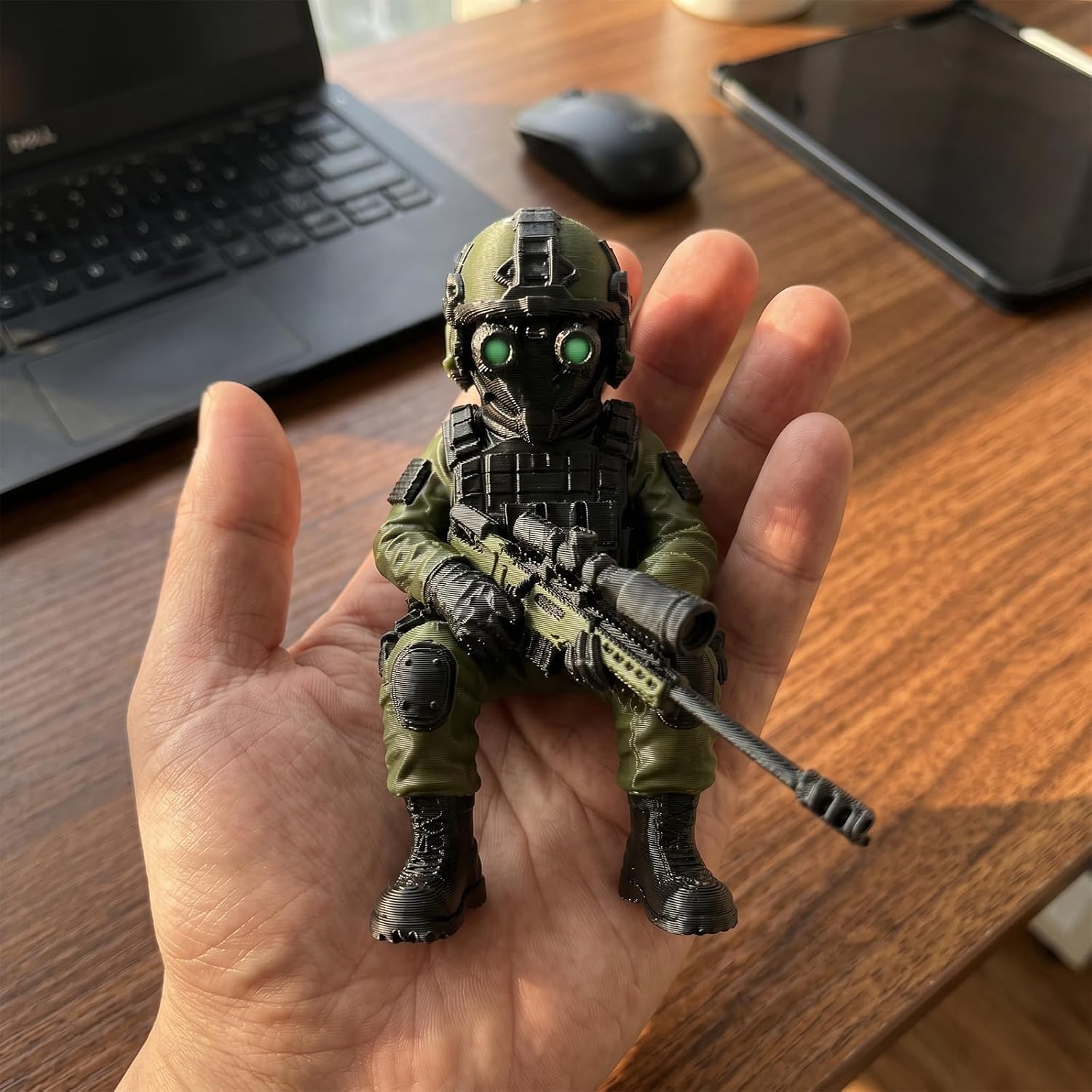 Drukowane wojskowe mini figurki snajperskie i szturmowe, monitor z noktowizorem, statuetka biurkowa dla weteranów (2-pak)