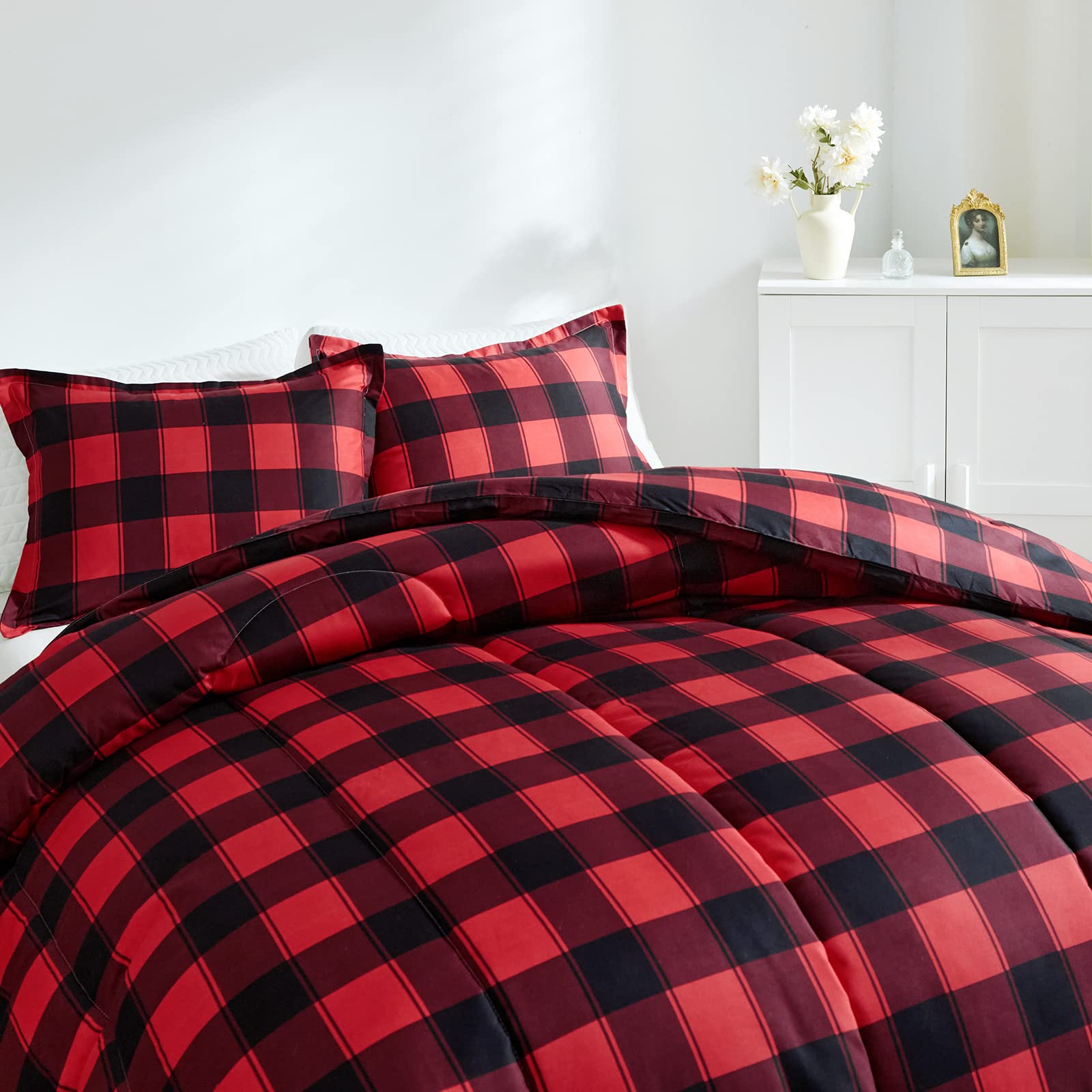 Christmas Comforter Set 3 Pieces Queen Size Red Black Plaid Gingham Buffalo Check Plaid Soft Microfiber Lightweight New Year Holiday Style Reversible Bedding Comforter Set