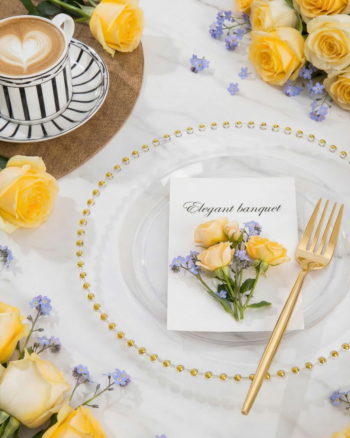 supernal Service de table doré transparent 180 pièces pour fête de mariage | Assiettes en plastique transparent avec bord perlé doré, assiettes jetables élégantes avec argenterie en plastique doré et