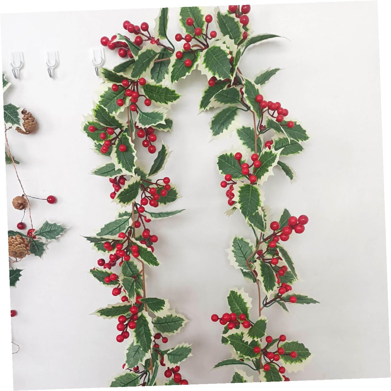Artificial Berry Garland Christmas Decor with Red Berries Realistic Texture Xmas Vine for Indoor Holiday Party Material for Wreath Making and Festive Home Decoration