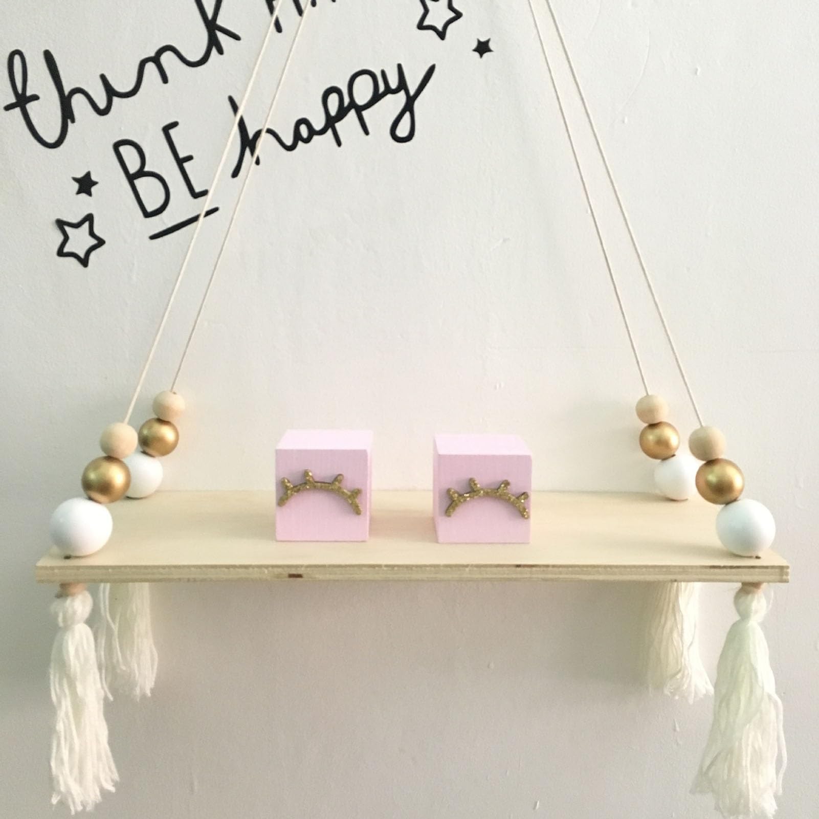 Étagère murale ornements perles macramé pour décoration boho authentique