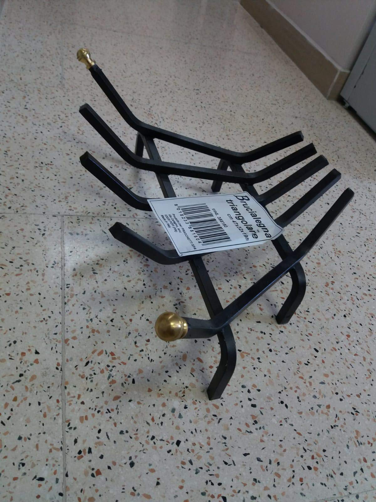 BRUCIALEGNA TRIANGOLARE PER CAMINETTO 47X32X19H