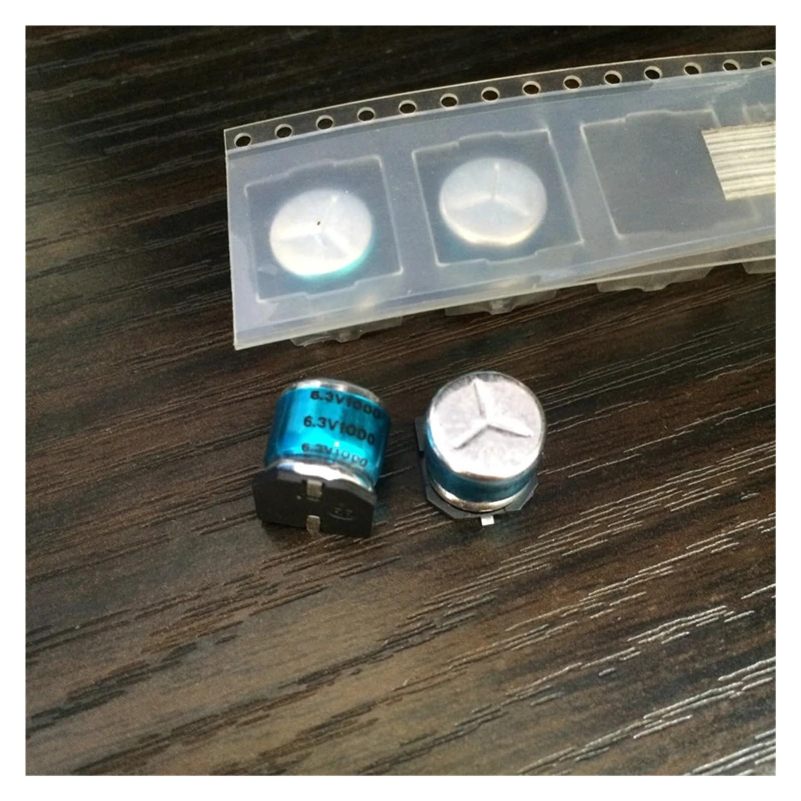 1000uF 6.3V SS 10x10.5mm 6.3SS102MVC10X10.5EC 6.3V1000uF SMD Aluminiowa płyta główna kondensator elektrolityczny 6.3V1000 uF IDGTTLDF (200 szt.)