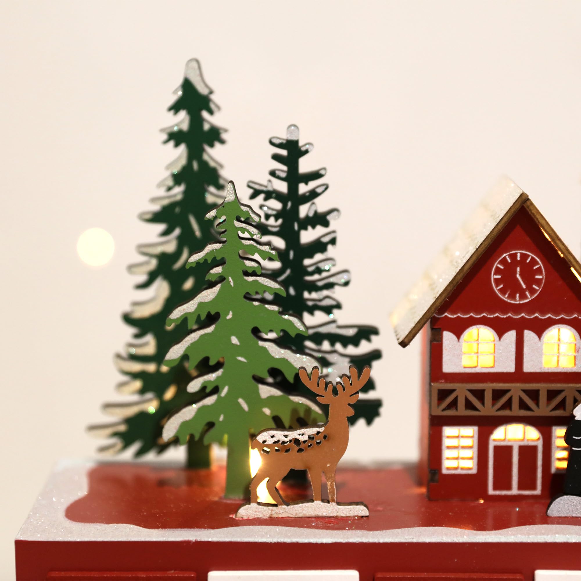 PE Handgefertigter Holz Adventskalender mit 24 Schubladen - Beleuchteter Weihnachtskalender mit Dorf Szene - Weihnachtsdeko zum Befüllen 37,5 x 8 x 27,3 cm