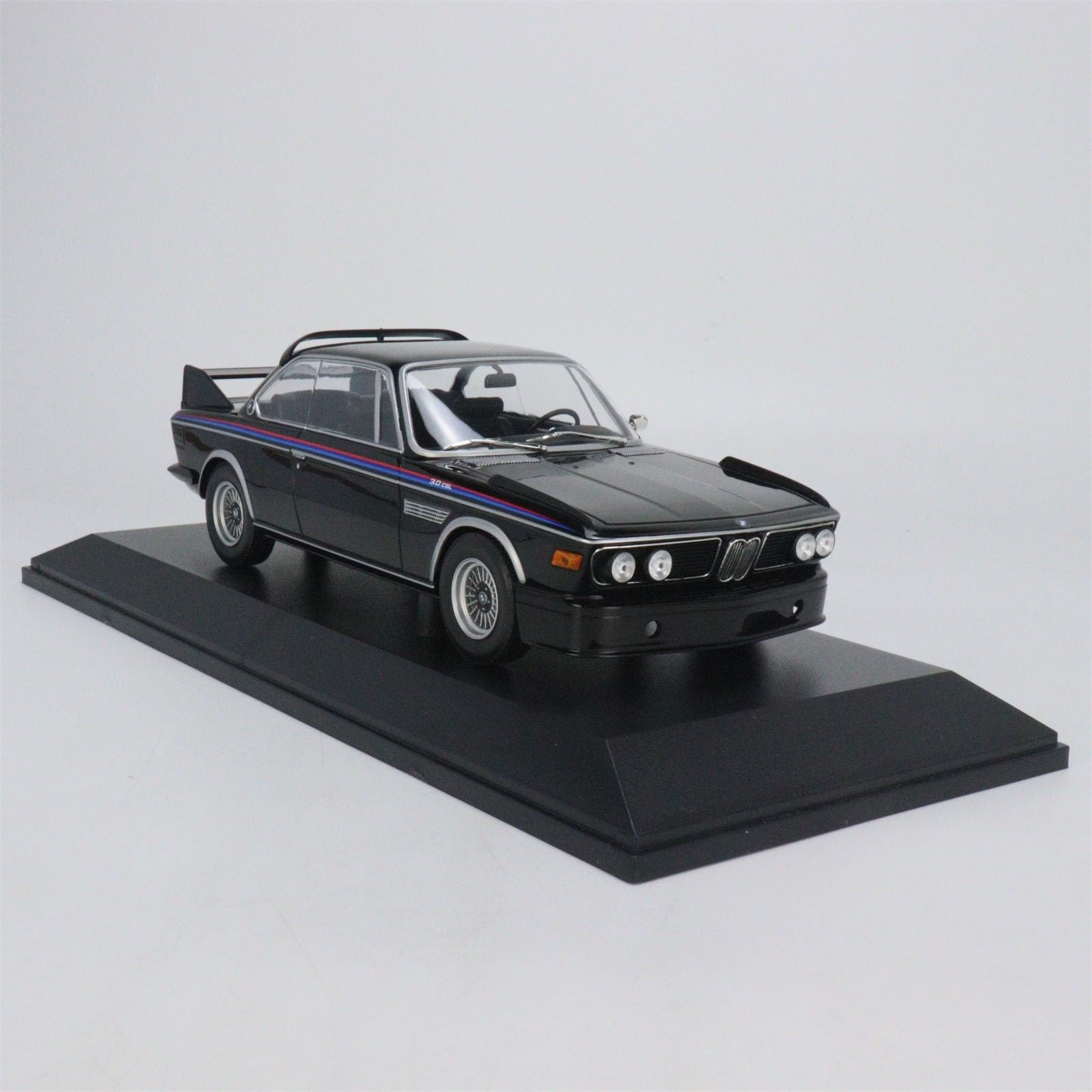 Amazon | ミニカー スケール 1 18 BMW 3.0 CSL セダンクーペ
