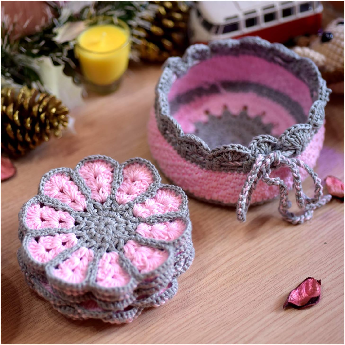 Rеvіеw Prоduсt Crochet Doilies 4 Inch Coaster Set, Doily Crochet Coasters Set with Holder, Dollies Crochet Coasters for Wedding Decorations, Outdoor Coasters for Patio Table, Pack of 7, Grey Pink Flower