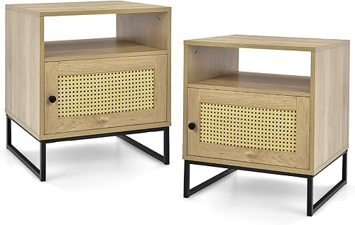 Tangkula Mesa auxiliar de ratán, mesa auxiliar de sofá interior con estante y gabinete de puerta de ratán, base de acero, acabado de madera, mesita