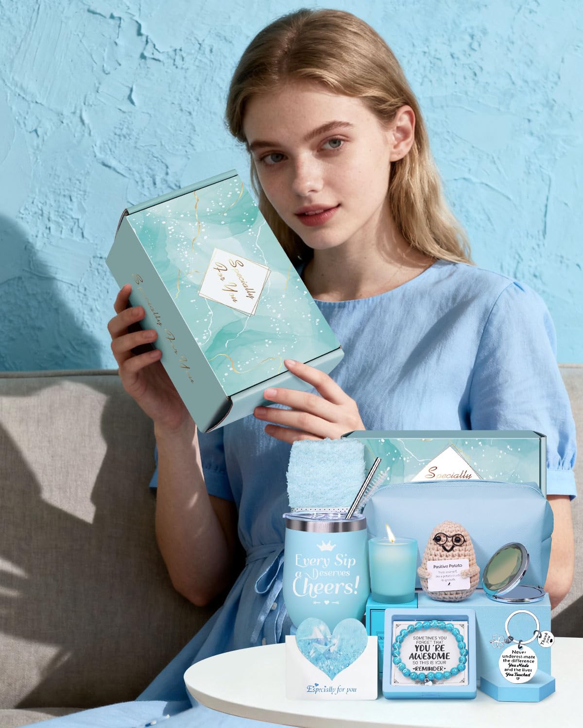 Cadeaux D'anniversaire pour Femmes, Coffret Cadeau Unique Comprenant un Gobelet, Des Chaussettes Douillettes, Miroir, Cadeaux D'anniversaire Attentionnés pour Elle, Meilleures Amies, Maman