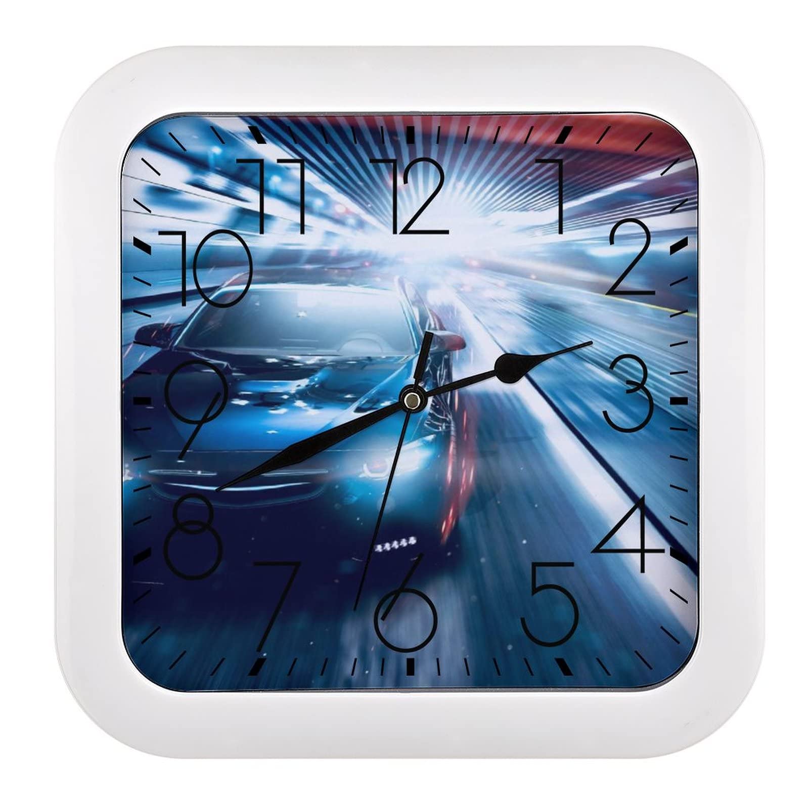 Horloge murale carrée motif voiture avec grands chiffres lisibles et format compact 26cm